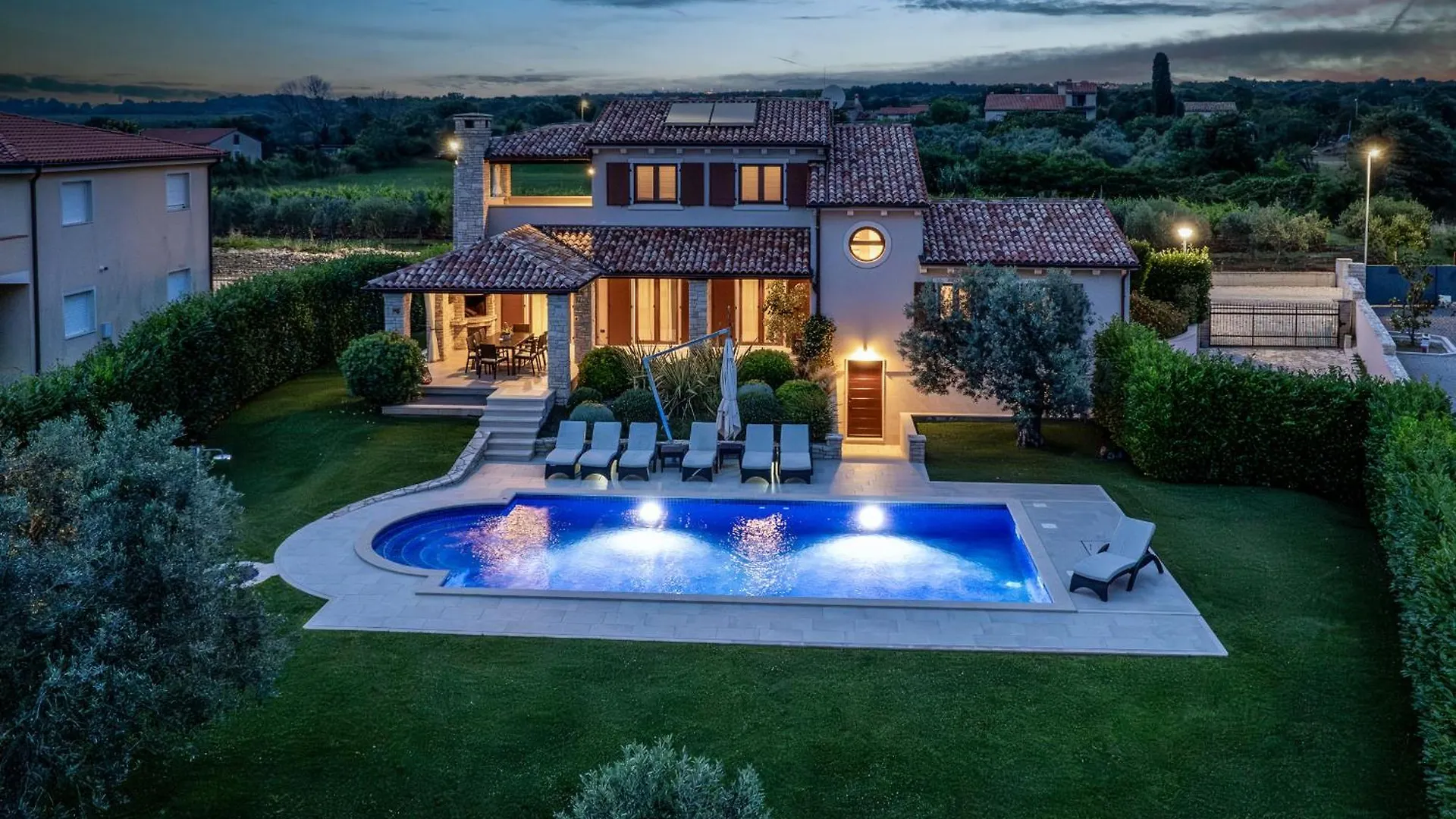 Villa De Flora With Salt Water Pool & Sea View Near Fazana Galižana Kroatien