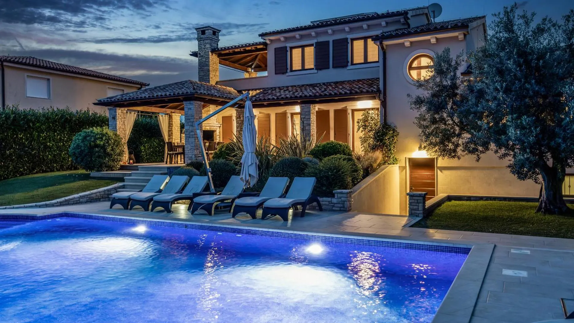 Villa De Flora With Salt Water Pool & Sea View Near Fazana Galižana